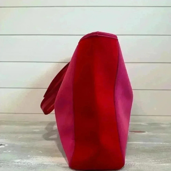 SummerSalt Neoprine Beach Tote in Pink/Red - Picture 4 of 7